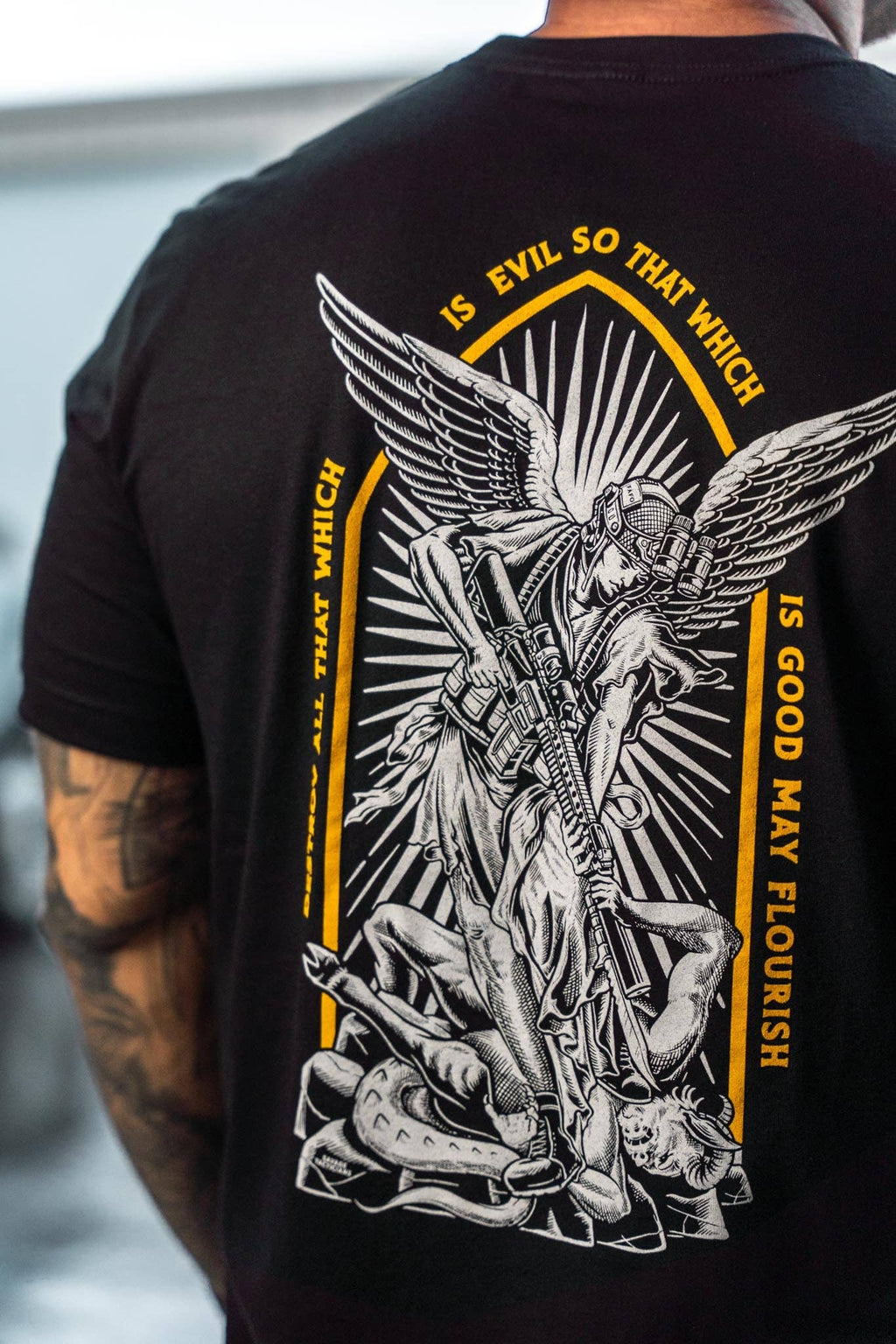 Saint, Large